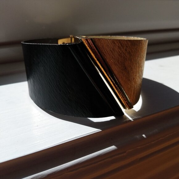 Vintage Black & Gold Tone Bracelet Clamper Hinged Cuff Textured Made in Germany - Picture 3 of 10
